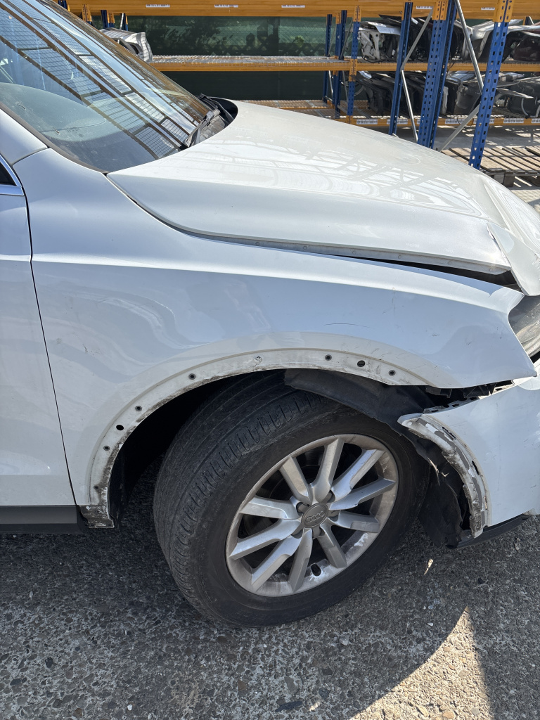 Aripa Dreapta Fata Audi Q3 2.0 Motorina 2011, -