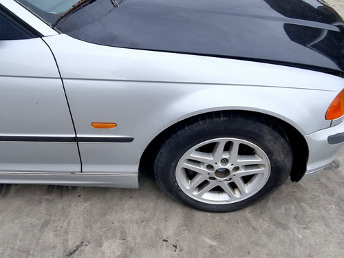 Aripa dreapta fata Bmw 3 (E46) [Fabr 1998-2005] 1.9 M43B 87KW / 118CP