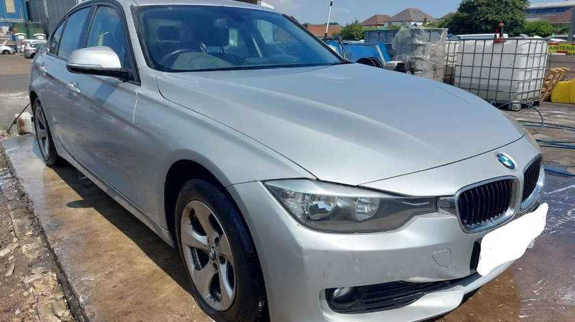 Aripa dreapta fata BMW F30 2012 SEDAN 2.0