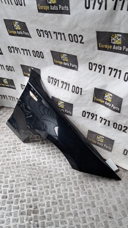 Aripa dreapta fata BMW Seria 1 E87 an fabricatie 2009