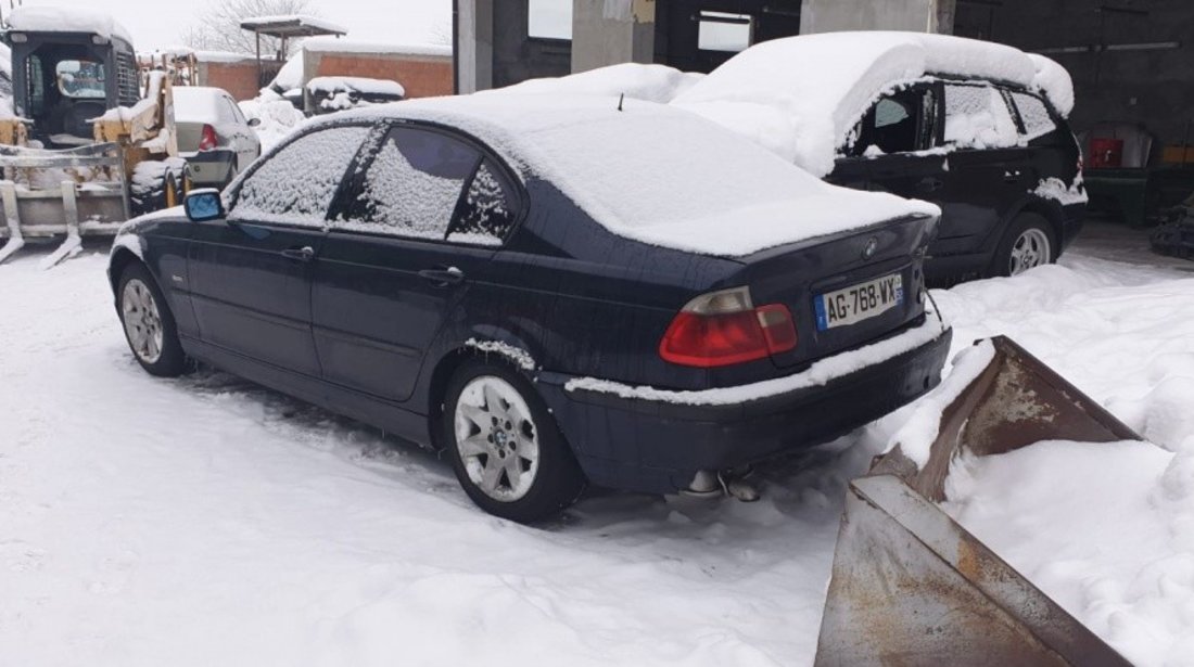 Aripa dreapta fata BMW Seria 3 E46 2000 berlina 2.0