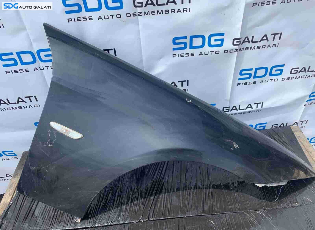 Aripa Dreapta Fata BMW Seria 3 E90 2004 - 2011 cu Mici Defecte / Imperfectiuni