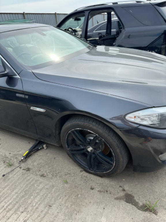 Aripa dreapta fata BMW seria 5 f10 in stare foarte buna, original