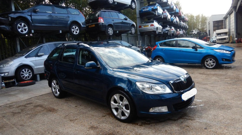 Aripa dreapta fata CU DEFECT Skoda Octavia 2 2013 BREAK 1.6 TDI