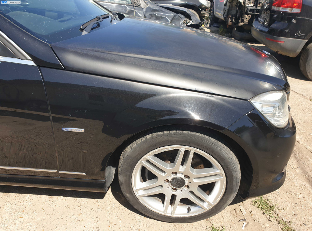 Aripa Dreapta Fata cu Imperfectiuni Mercedes Clasa C Class W204 NFL Non Facelift 2007 - 2011 Culoare 197 [K6206]