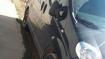 Aripa dreapta fata culoare neagra opel vivaro face...