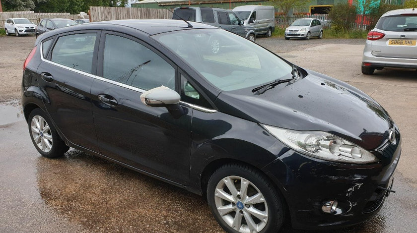 Aripa dreapta fata Ford Fiesta 6 2010 Hatchback 1.6L TDCi av2q 95