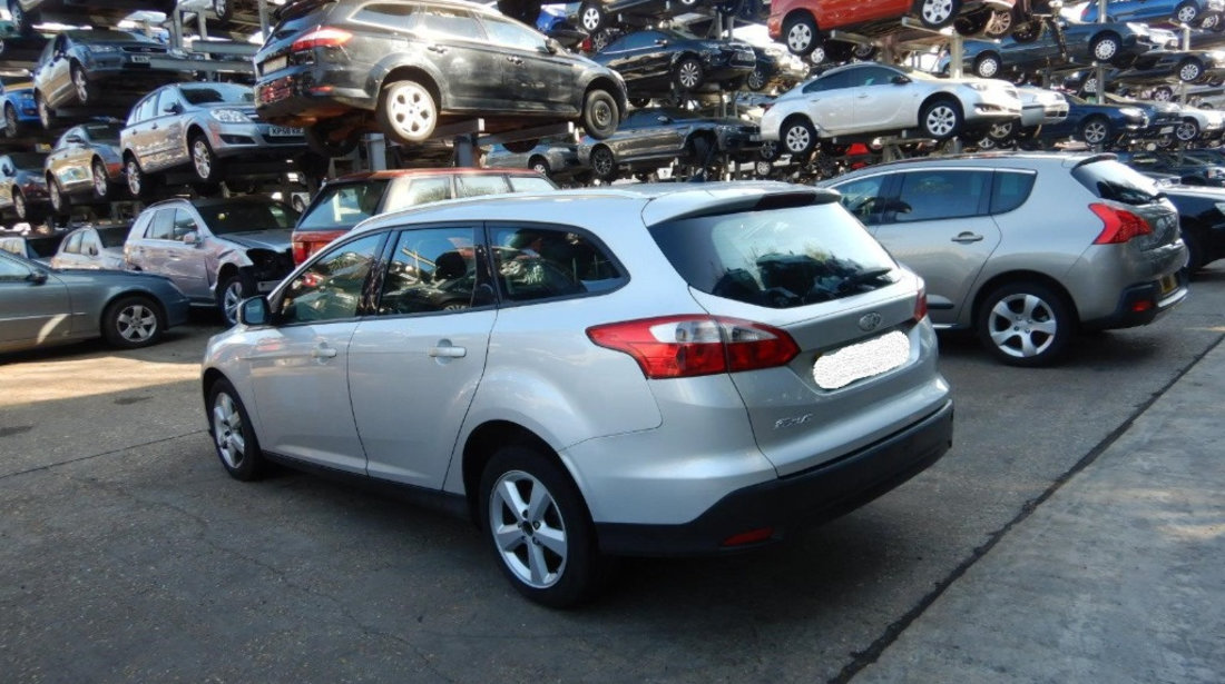 Aripa dreapta fata Ford Focus 3 2011 Break 1.6 Duratorq CR TC