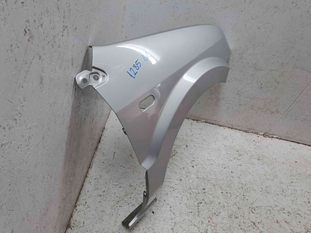 Aripa dreapta fata Ford Fusion (JU) [Fabr 2002-2012] MOONDUST SILVER