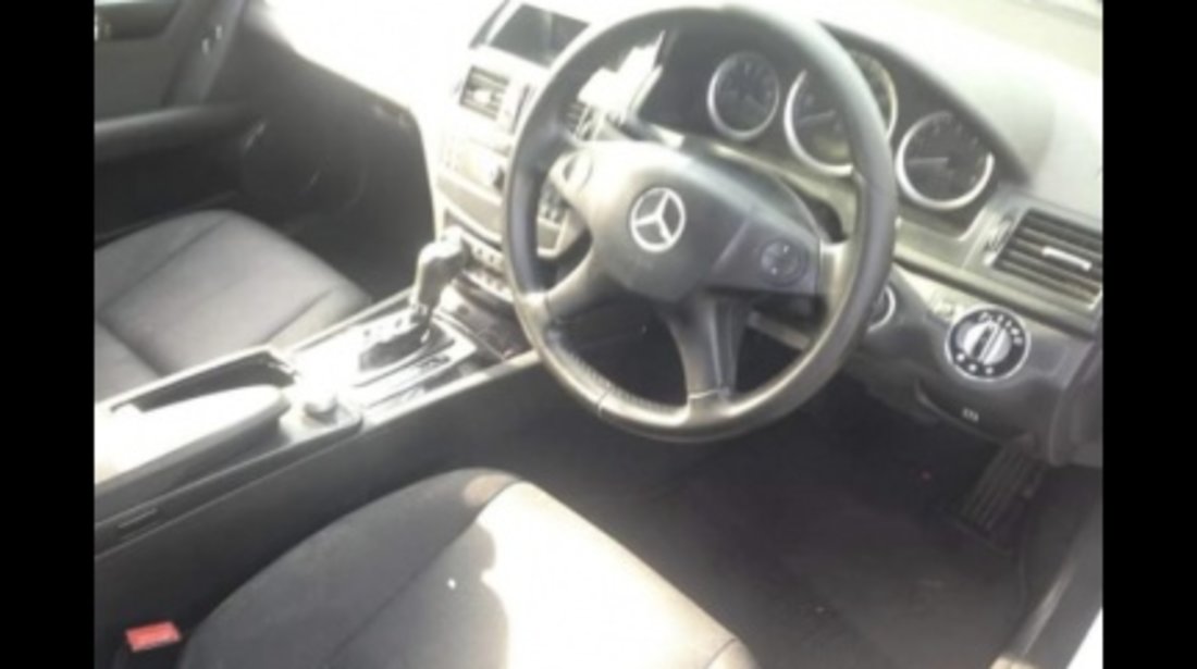 Aripa dreapta fata Mercedes C-Class S204 2009 berlina 2198