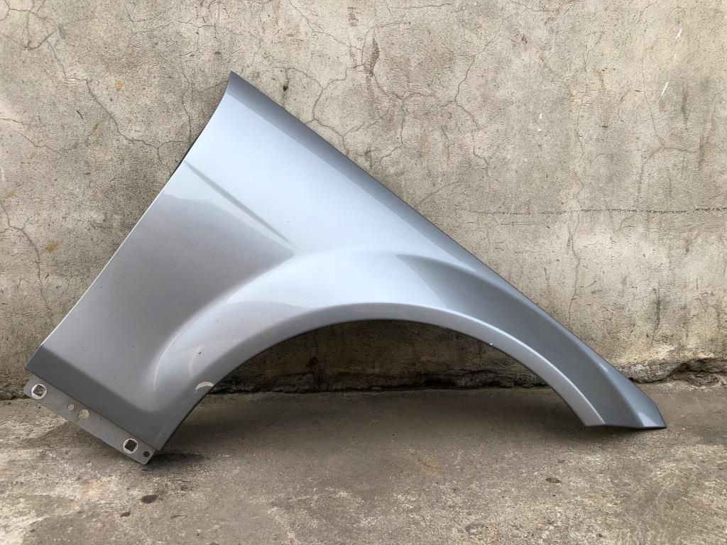 Aripa dreapta fata Mercedes C Class w204 2007-2010