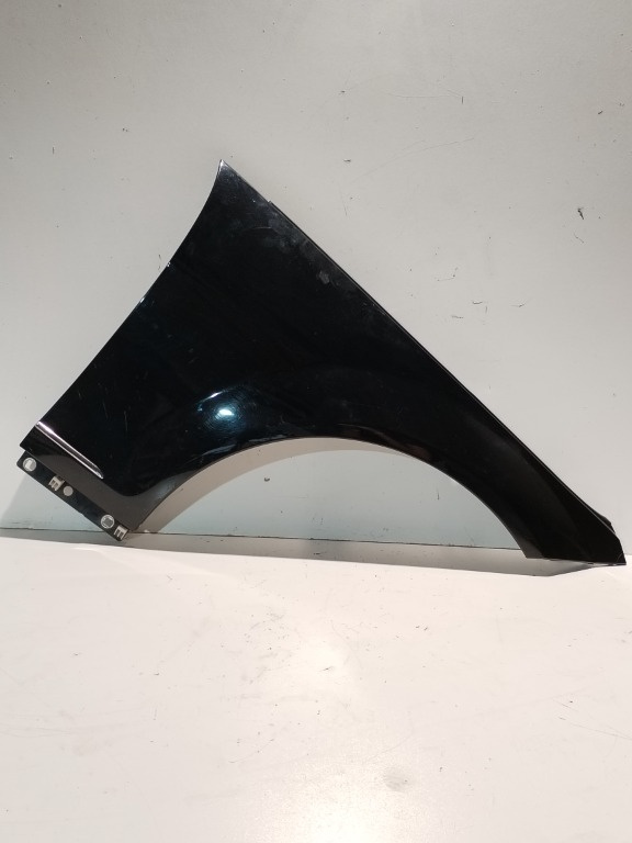 Aripa dreapta fata Mercedes C CLASS W204
