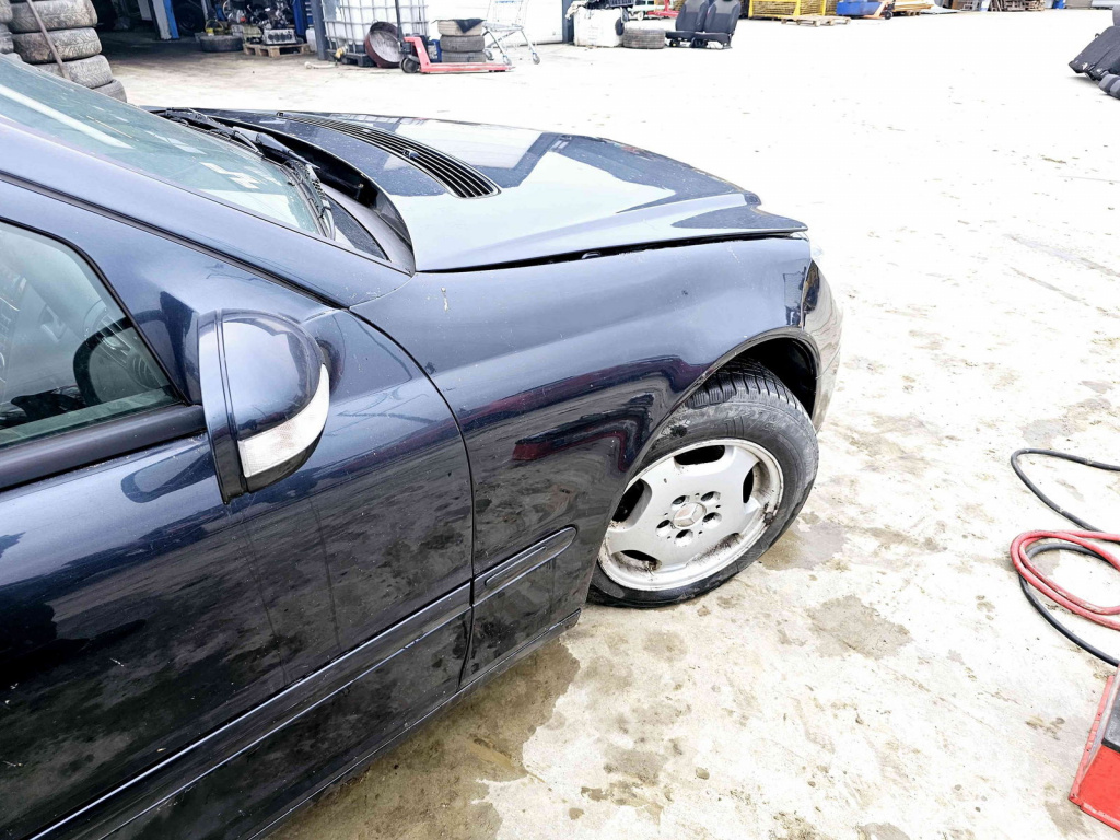 Aripa dreapta fata Mercedes Clasa C (W204) [Fabr 2000-2007] 189 NEGRU SMARALD