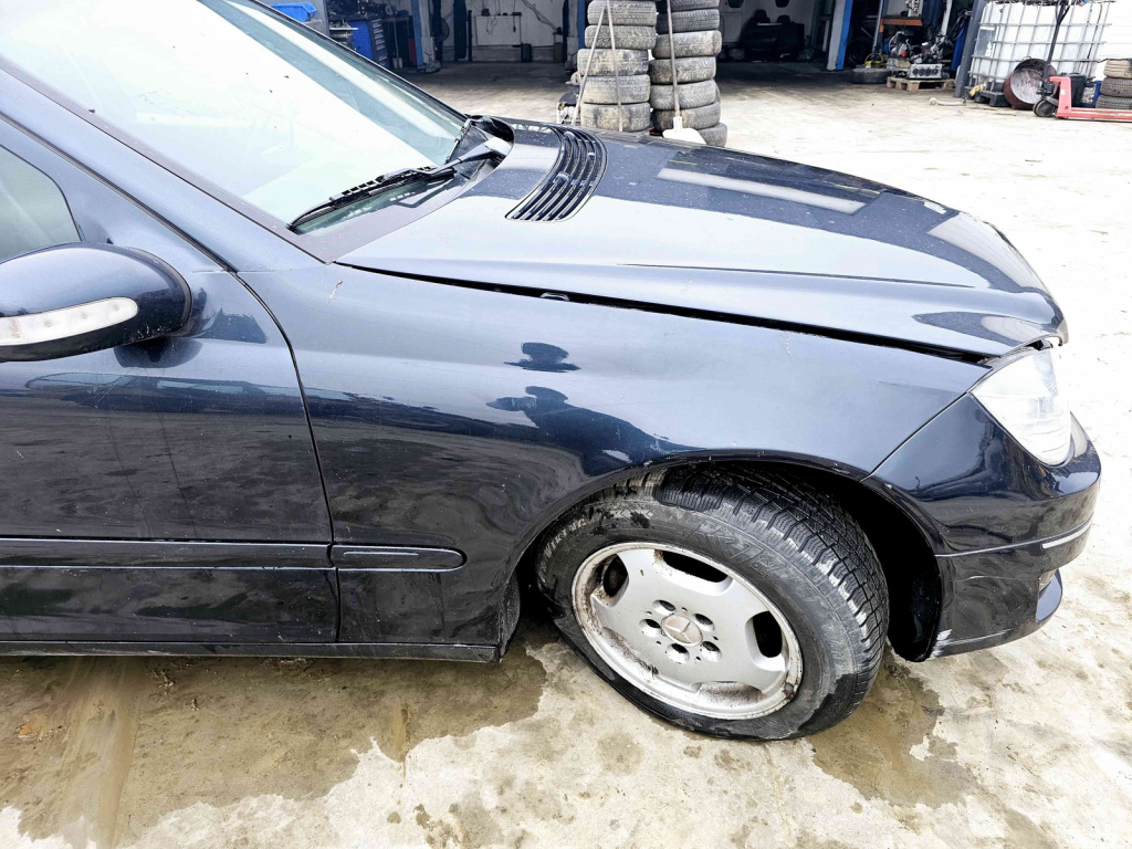 Aripa dreapta fata Mercedes Clasa C (W204) [Fabr 2000-2007] 189 NEGRU SMARALD
