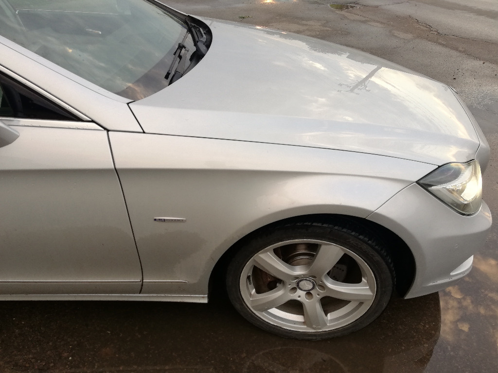 ARIPA DREAPTA FATA MERCEDES CLS W218 350 CDI AN 2011