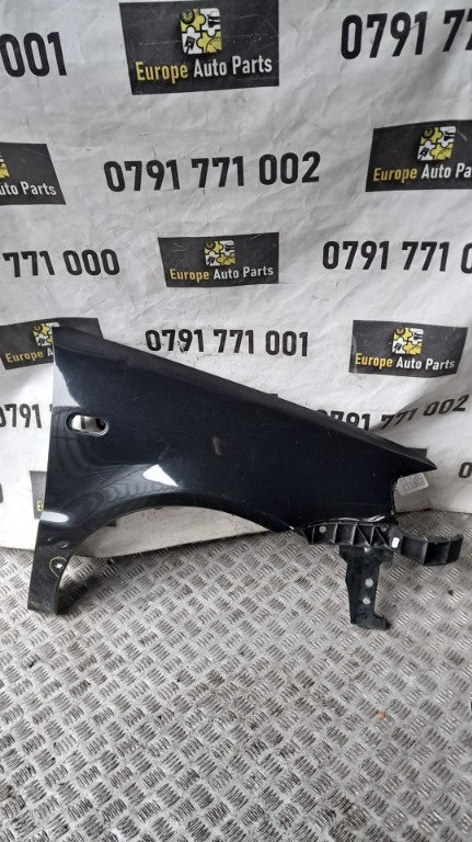 Aripa dreapta fata mic defect VW Polo an fabricatie 2001