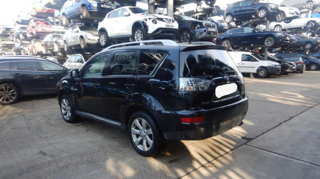 Aripa dreapta fata Mitsubishi Outlander 2010 SUV 2.2 DIESEL