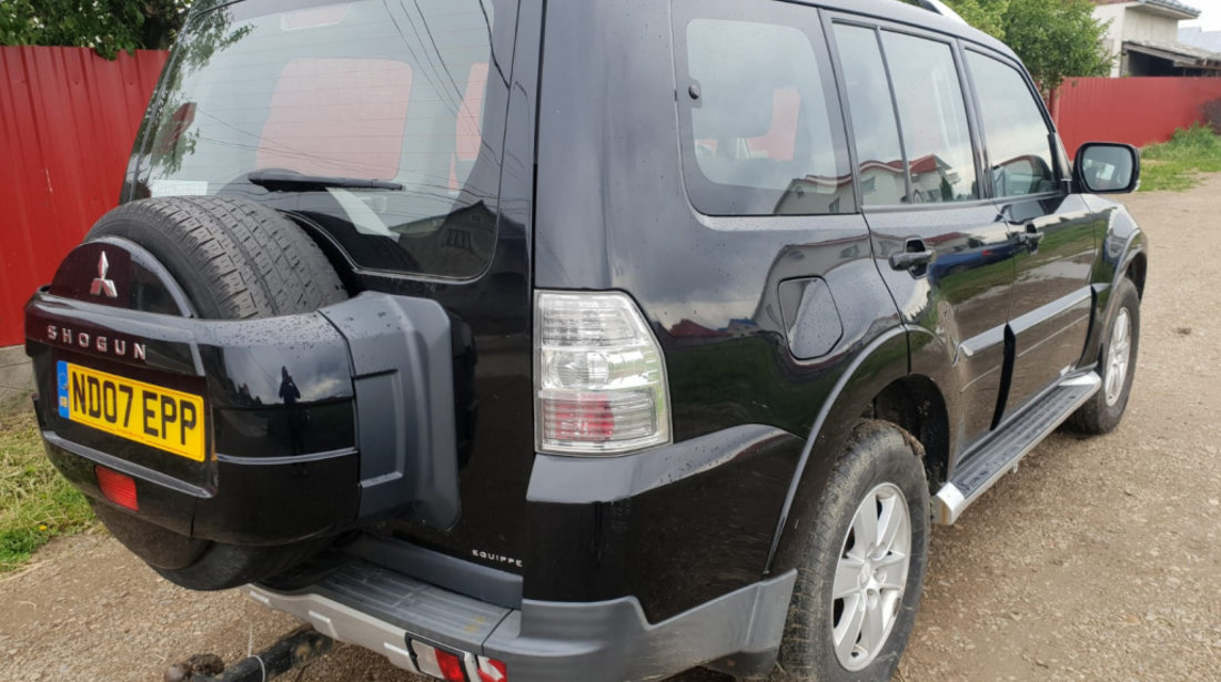 Aripa dreapta fata Mitsubishi Pajero 2007 4x4 4M41 3.2 Di-D