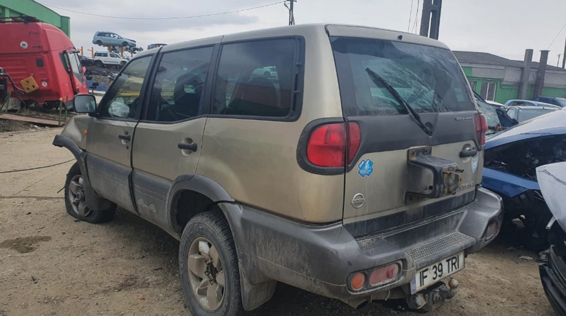 Aripa dreapta fata Nissan Terrano 2003 4x4 4wd 3.0 Di ZD30