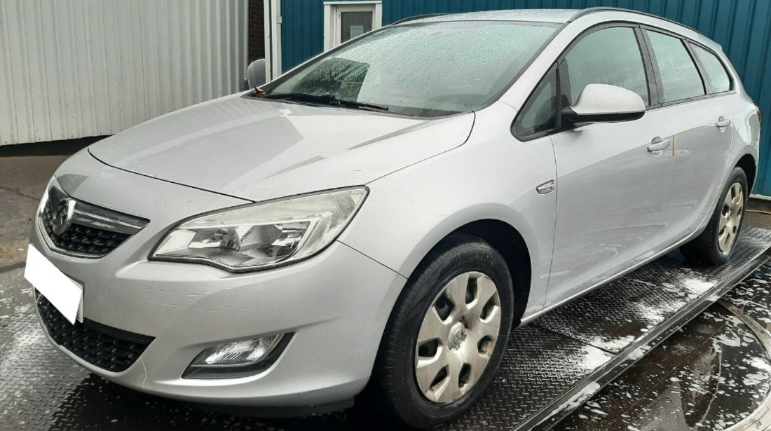 Aripa dreapta fata Opel Astra J 2012 Break 1.7 CDTI