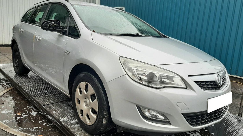 Aripa dreapta fata Opel Astra J 2012 Break 1.7 CDTI