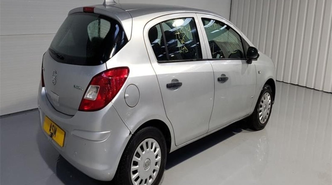 Aripa dreapta fata Opel Corsa D 2008 hatchback 1.3