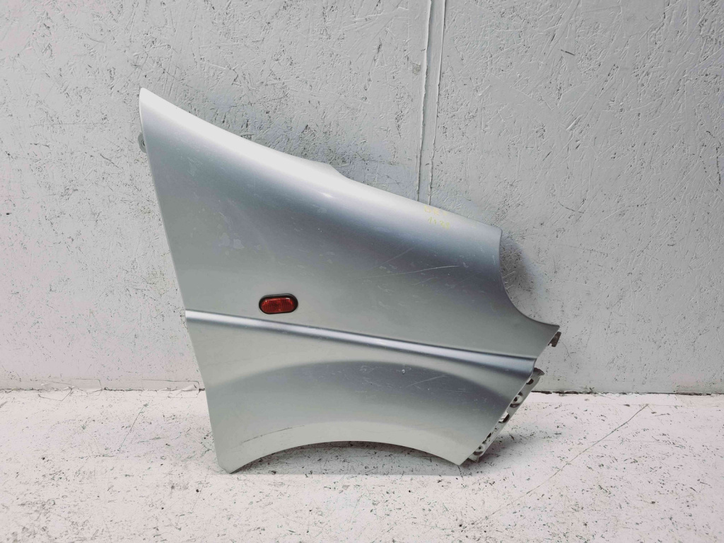 Aripa dreapta fata Opel Vivaro (F7) [Fabr 2001-2013] 82U