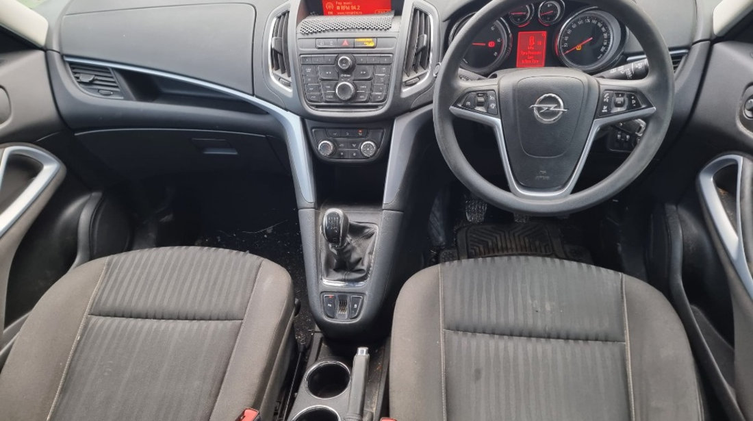 Aripa dreapta fata Opel Zafira C 2015 monovolum 2.0 cdti