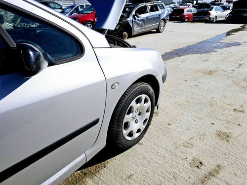 Aripa dreapta fata Peugeot 307 [Fabr 2000-2008] EZR