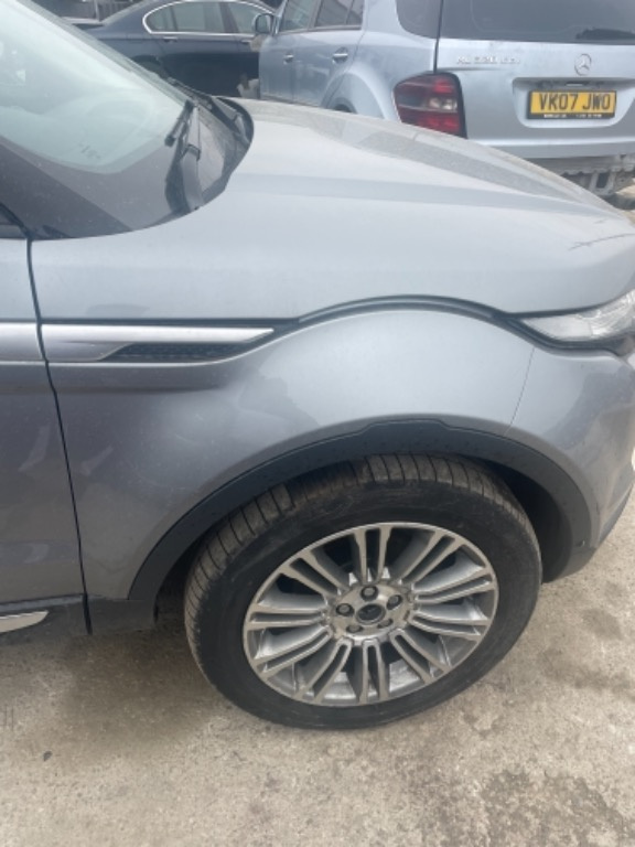 Aripa dreapta fata range rover evoque