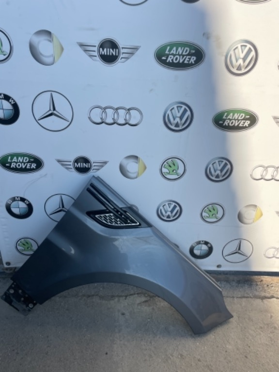 Aripa dreapta fata range rover sport an 2014-2020