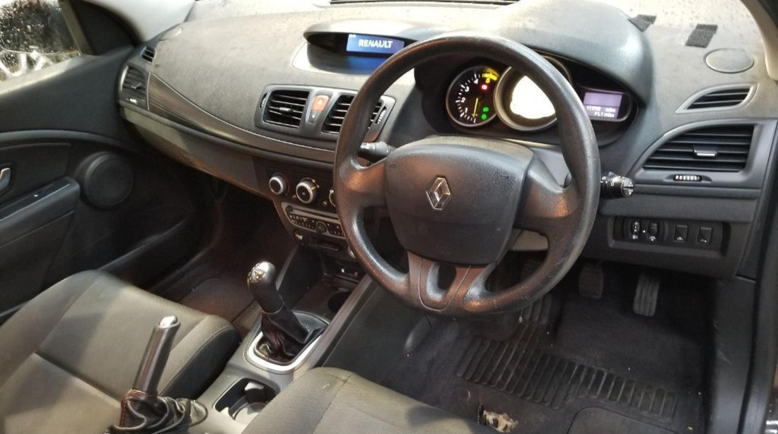 Aripa dreapta fata Renault Megane 3 2008 HATCHBACK 1.5 dCI