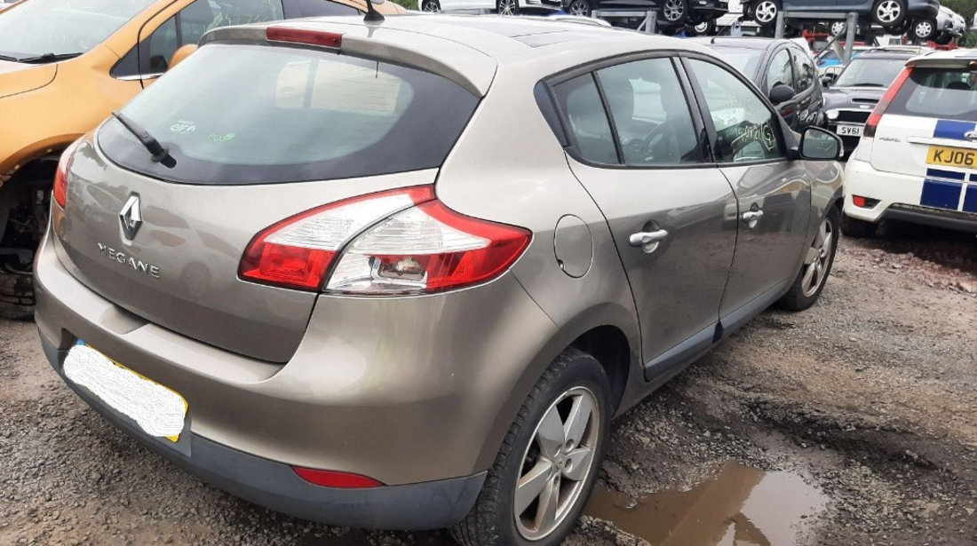 Aripa dreapta fata Renault Megane 3 2008 HATCHBACK 1.5 dCI