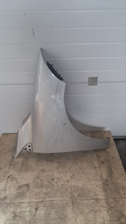 Aripa dreapta fata Renault Megane 3 an 2009