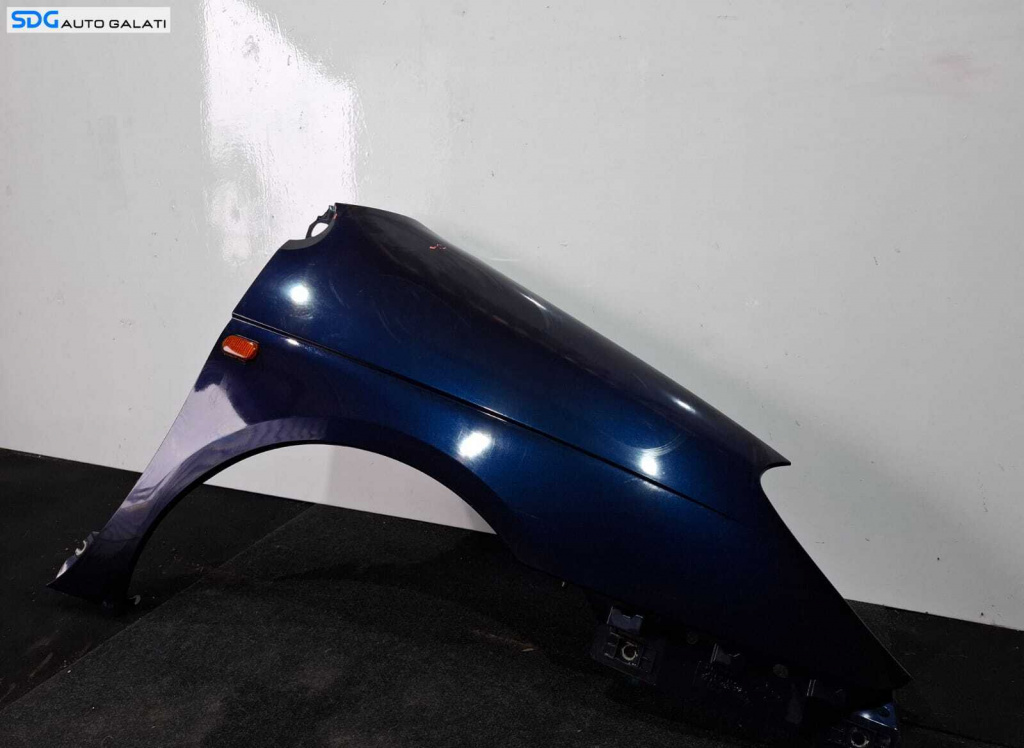 Aripa Dreapta Fata Renault Scenic 1 1997 - 2003 Culoare NV472 Cod 7700422176 [L4725]