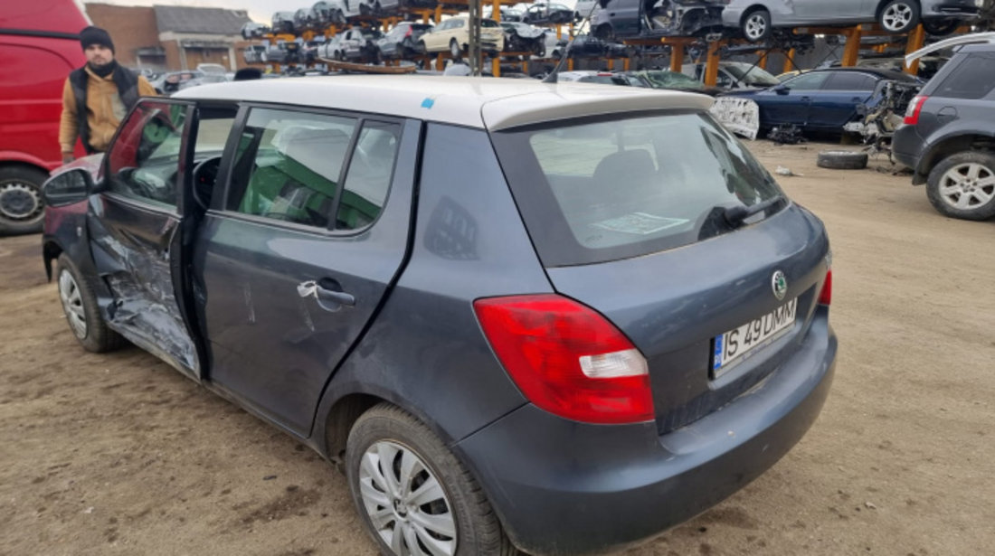 Aripa dreapta fata Skoda Fabia 2 2010 hatchback 1.4 diesel