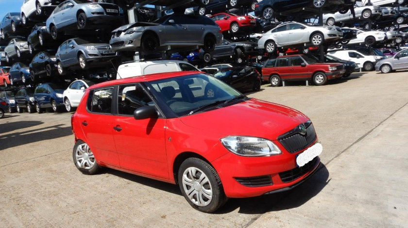 Aripa dreapta fata Skoda Fabia 2 2010 Hatchback 1.2i CHFA