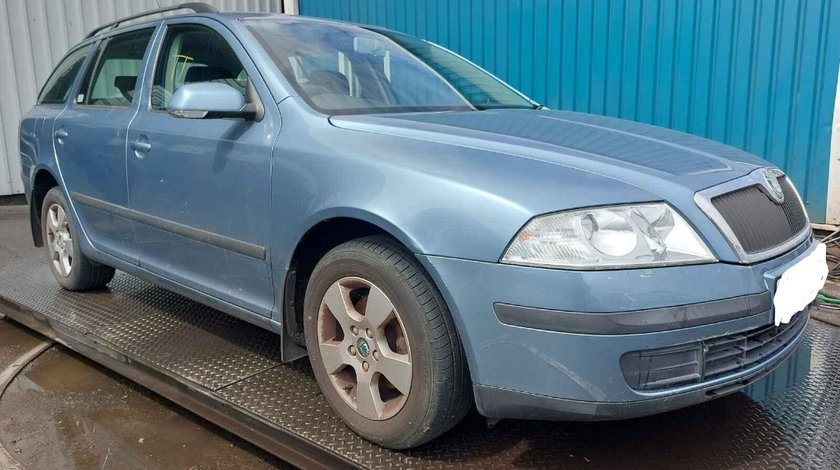 Aripa dreapta fata Skoda Octavia 2 2008 BREAK 1.9 BXE