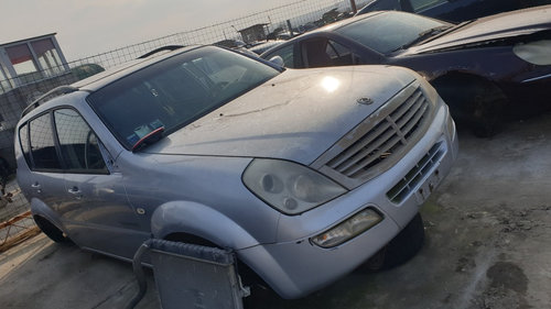 Aripa dreapta fata SsangYong Rexton 2004 hatchback 2.7