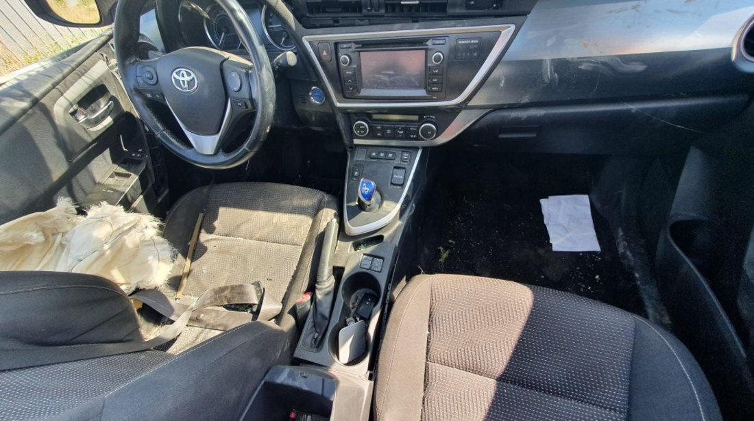 Aripa dreapta fata Toyota Auris 2014 2 break 1.8 hybrid