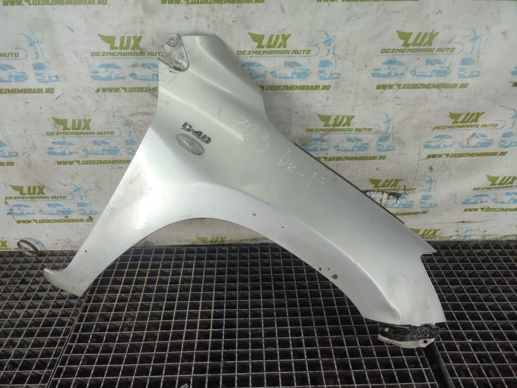 Aripa dreapta fata Toyota Rav 4 3 (XA30) [2005 - 2010] 2.2 d-4d 2ADFTV