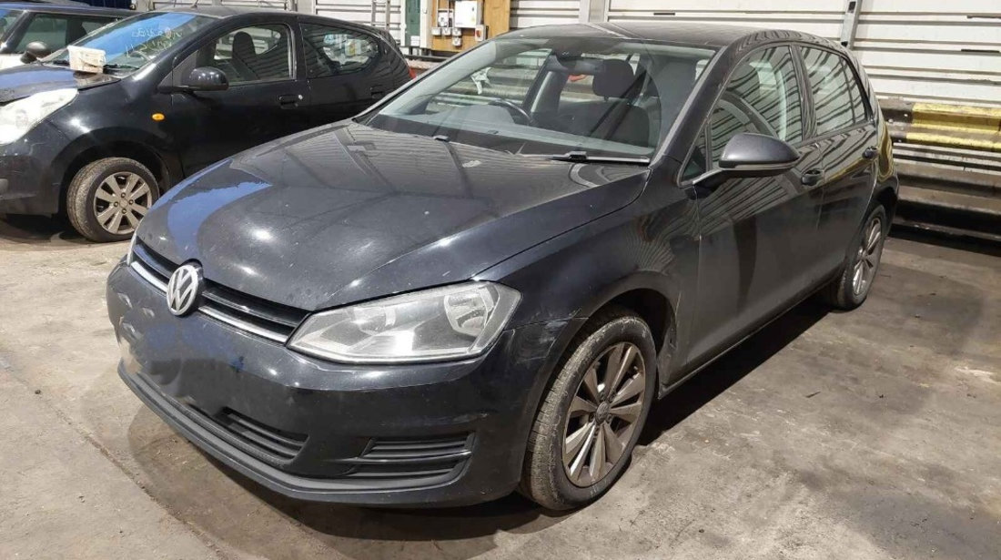 Aripa dreapta fata Volkswagen Golf 7 2014 HATCHBACK 1.6 TDI CLHA