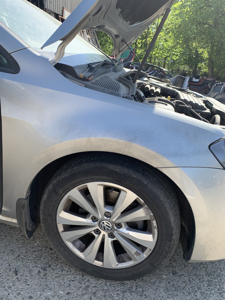 Aripa Dreapta Fata Volkswagen Golf 7 Break 1.4 Benzina 2015, -