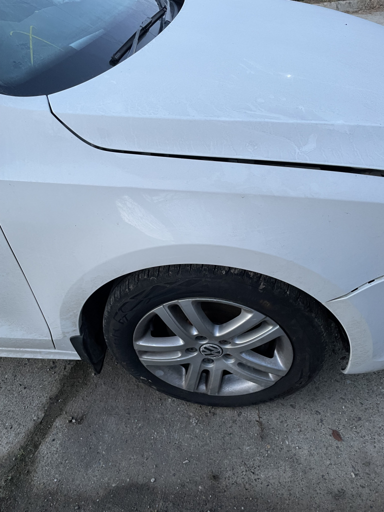 Aripa Dreapta Fata Volkswagen Jetta 1.6 Motorina 2012