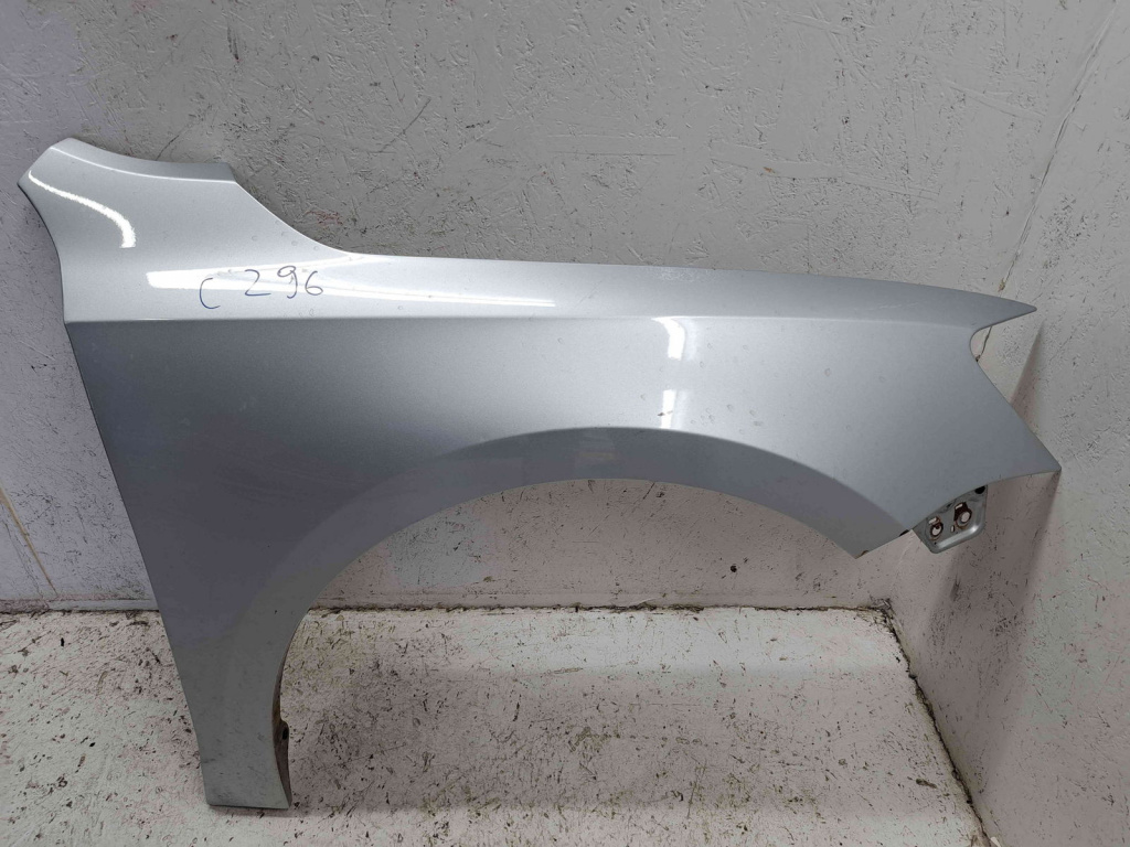 Aripa dreapta fata Volkswagen Jetta 4 (162,163) [Fabr 2010-2016] LA7W