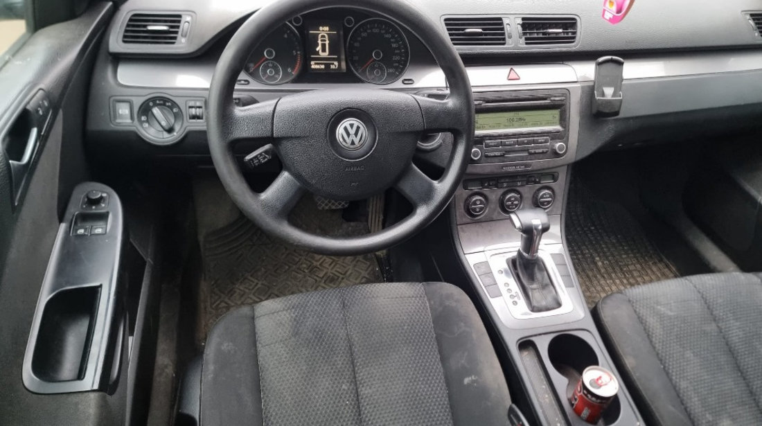 Aripa dreapta fata Volkswagen Passat B6 2010 break 2.0 CBA