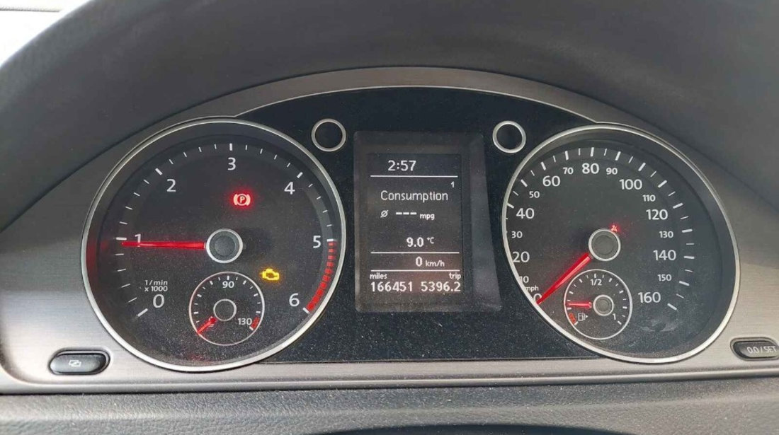 Aripa dreapta fata Volkswagen Passat B7 2011 VARIANT 2.0 TDI CFFB