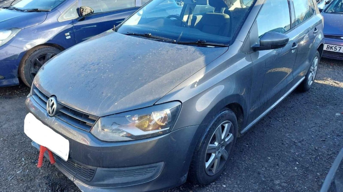 Aripa dreapta fata Volkswagen Polo 6R 2010 HATCHBACK 1.6 TDI