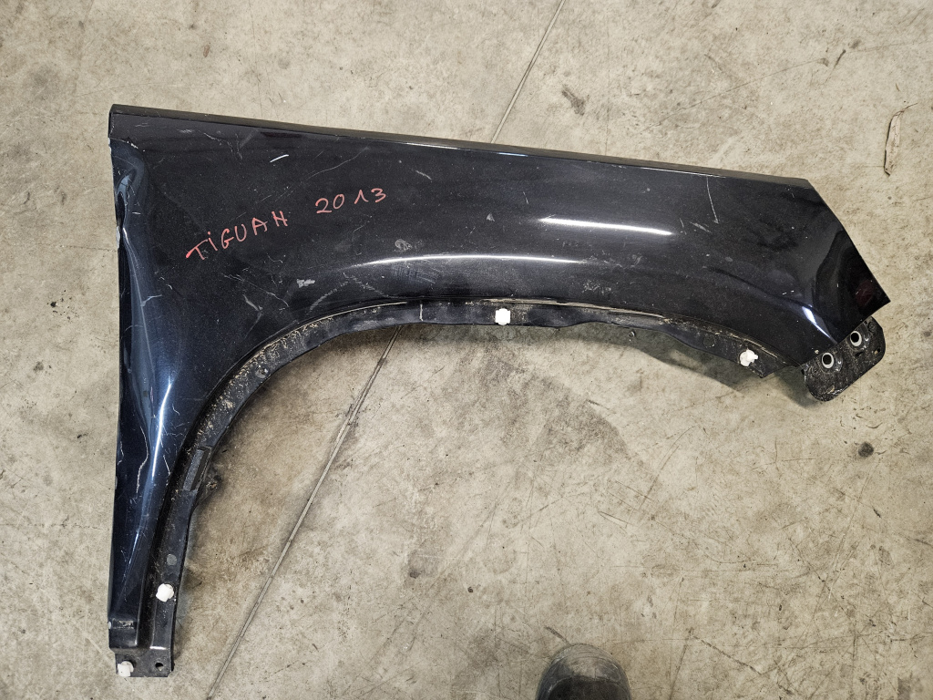 Aripa Dreapta Fata Volkswagen Tiguan 2010, CU DEFECT