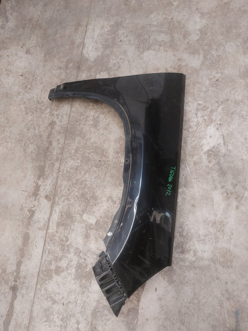 Aripa Dreapta Fata Volkswagen Tiguan 2012, MICI DEFECTE